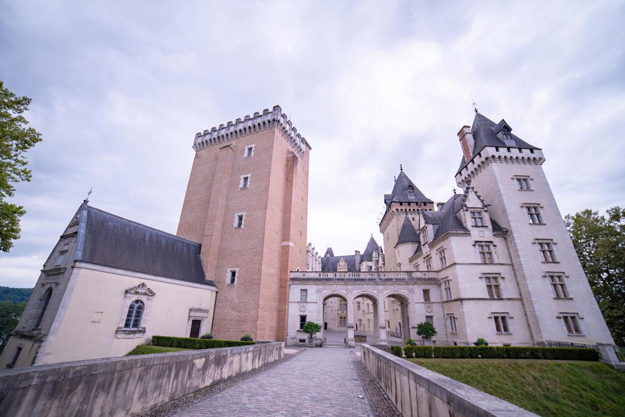 La Vue Royale - Face Au Chateau - Wifi - 4 Personnes Pau Exteriör bild